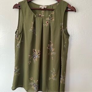 LOFT high-neck, olive green, sleeveless blouse with a floral pattern Size Medium